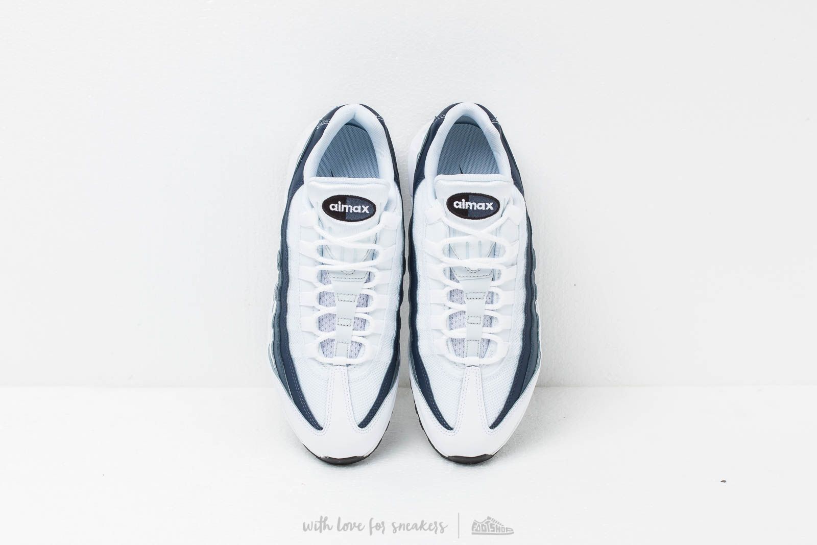 Air max 95 essential on sale white/ white-midnight navy-monsoon blue