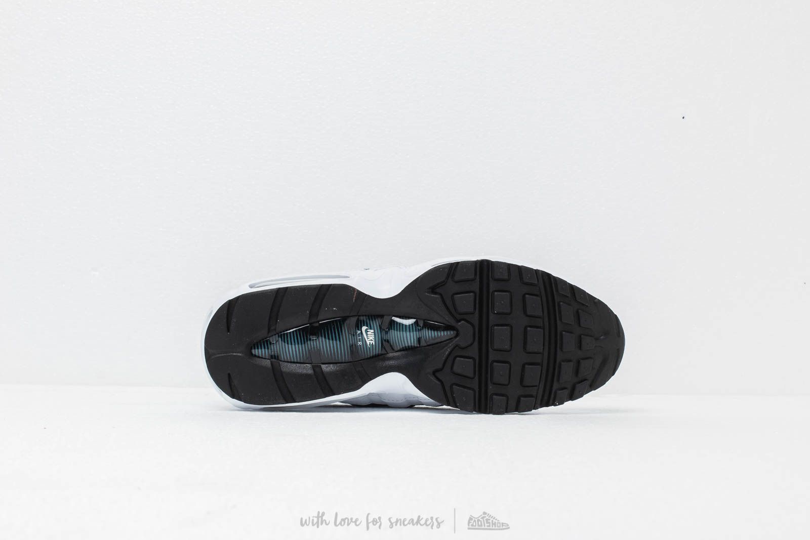 Nike air max 95 essential white/ white-midnight navy-monsoon blue clearance