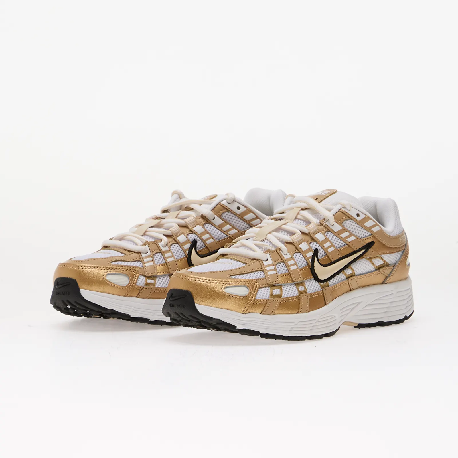 Naisten lenkkarit Nike P-6000 White/ Sanddrift-Blur-Black