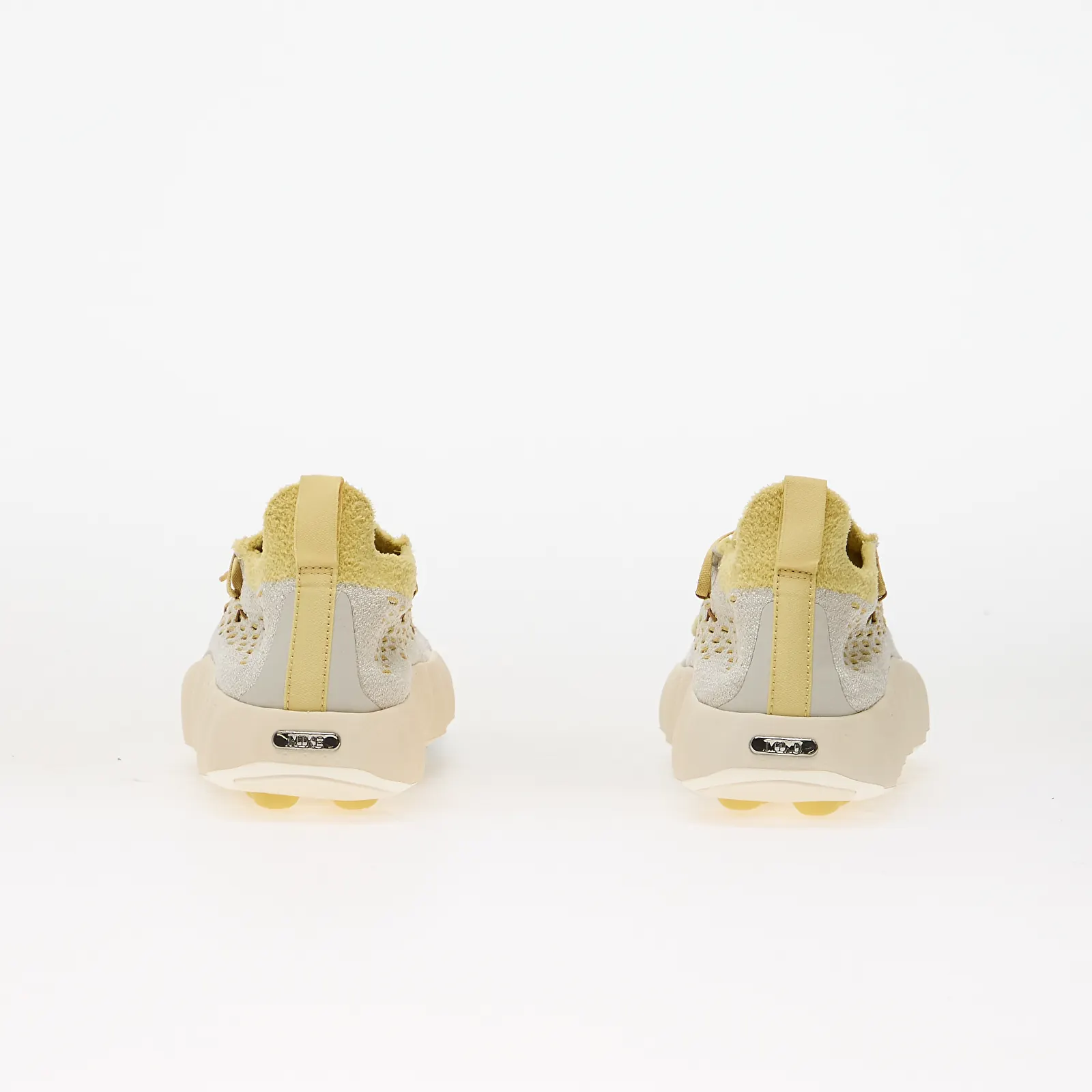 Sneaker für Männer Nike Mind 002 Flyknit Light Bone/ Saturn Gold-Infinite Gold
