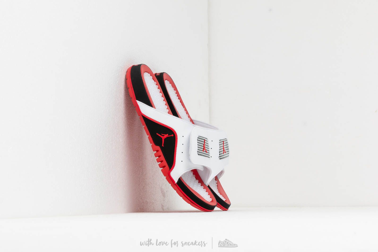 Férfi cipők Jordan Hydro Iv Retro White/ Fire Red-Black-Fire Red