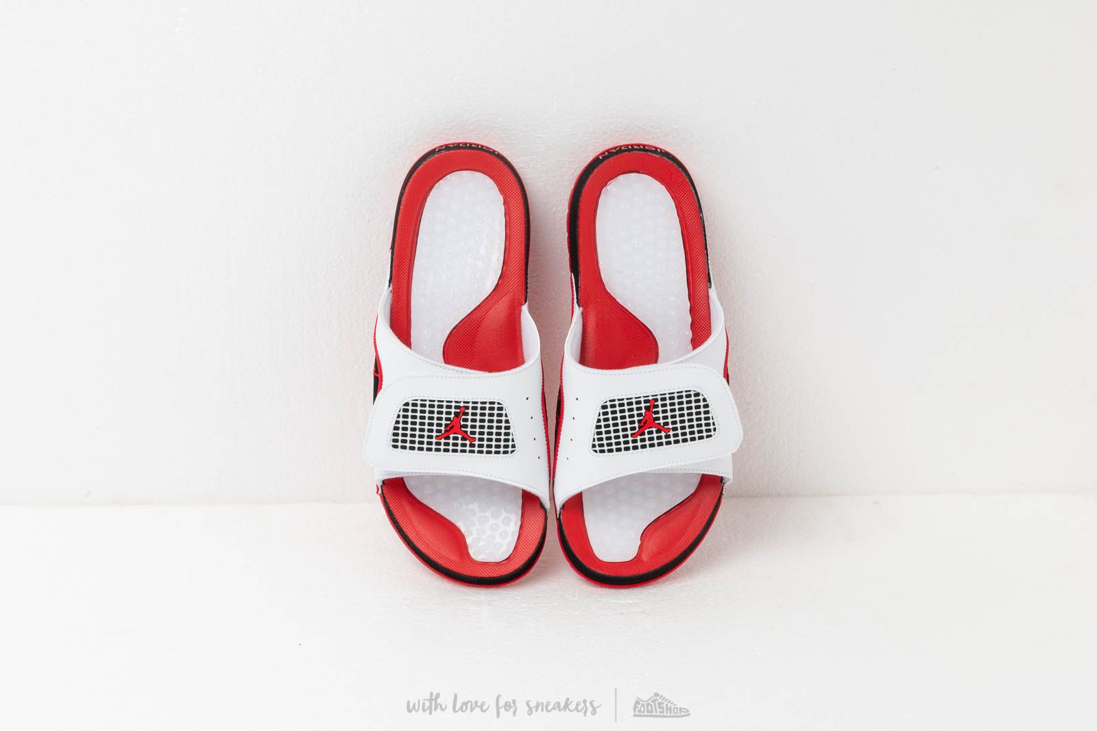 Férfi cipők Jordan Hydro Iv Retro White/ Fire Red-Black-Fire Red