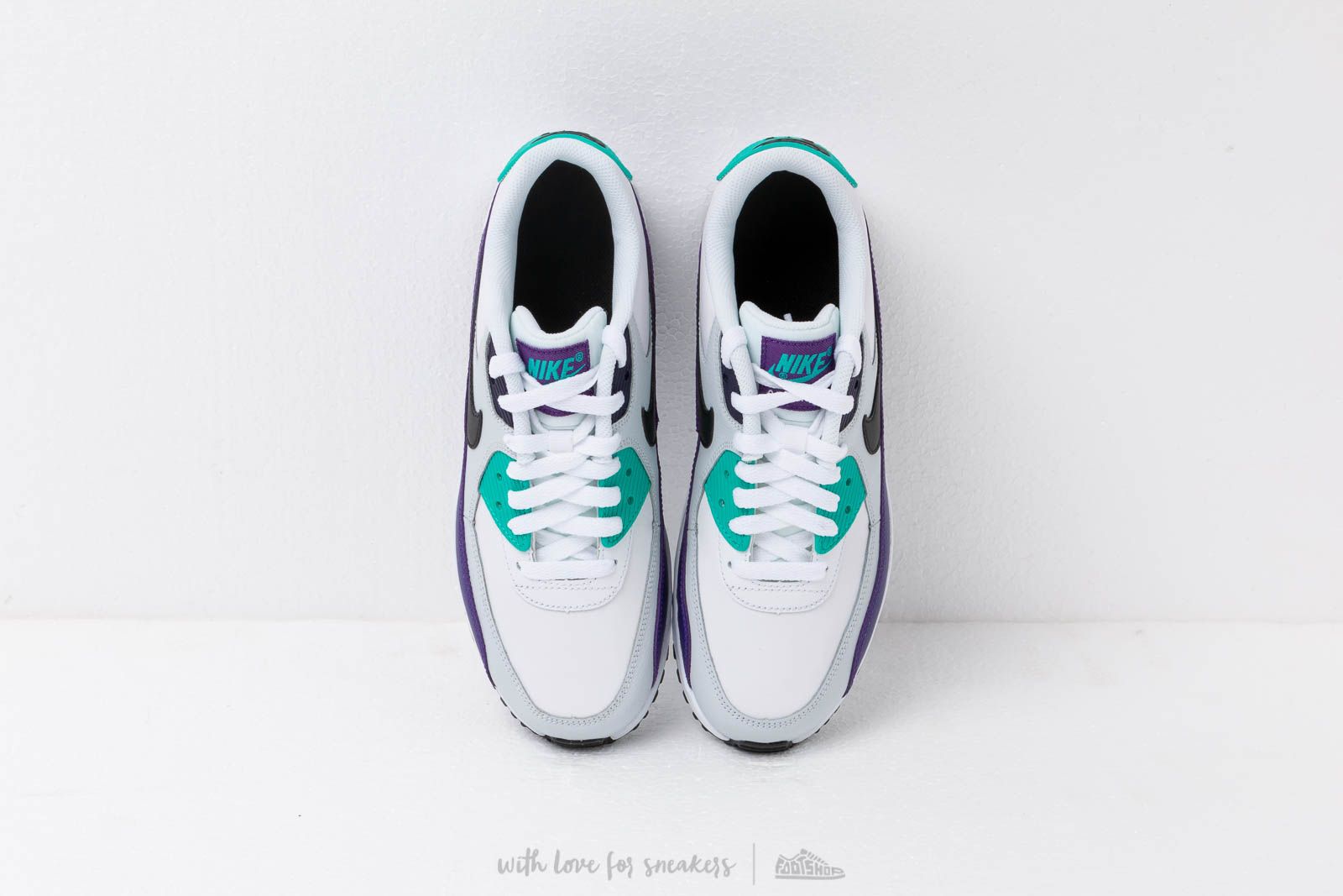 Air max 90 white/black/hyper jade/court purple top