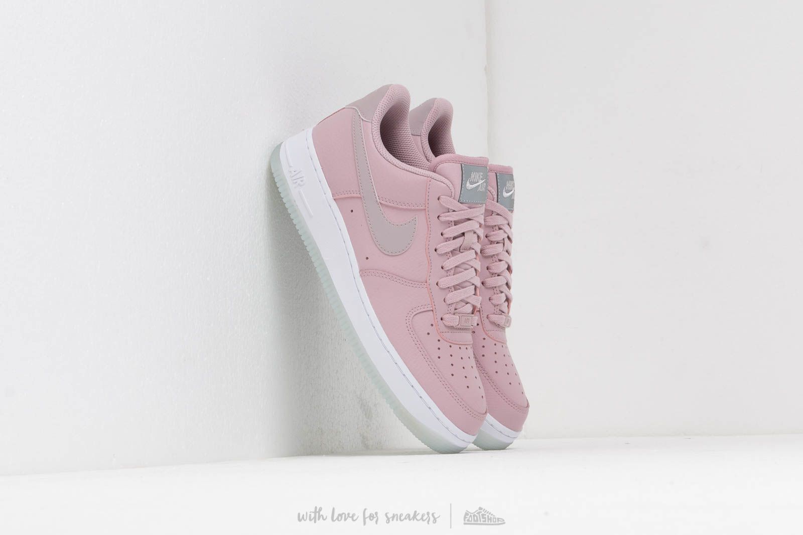 Nike Wmns Air Force 1 07 Ess