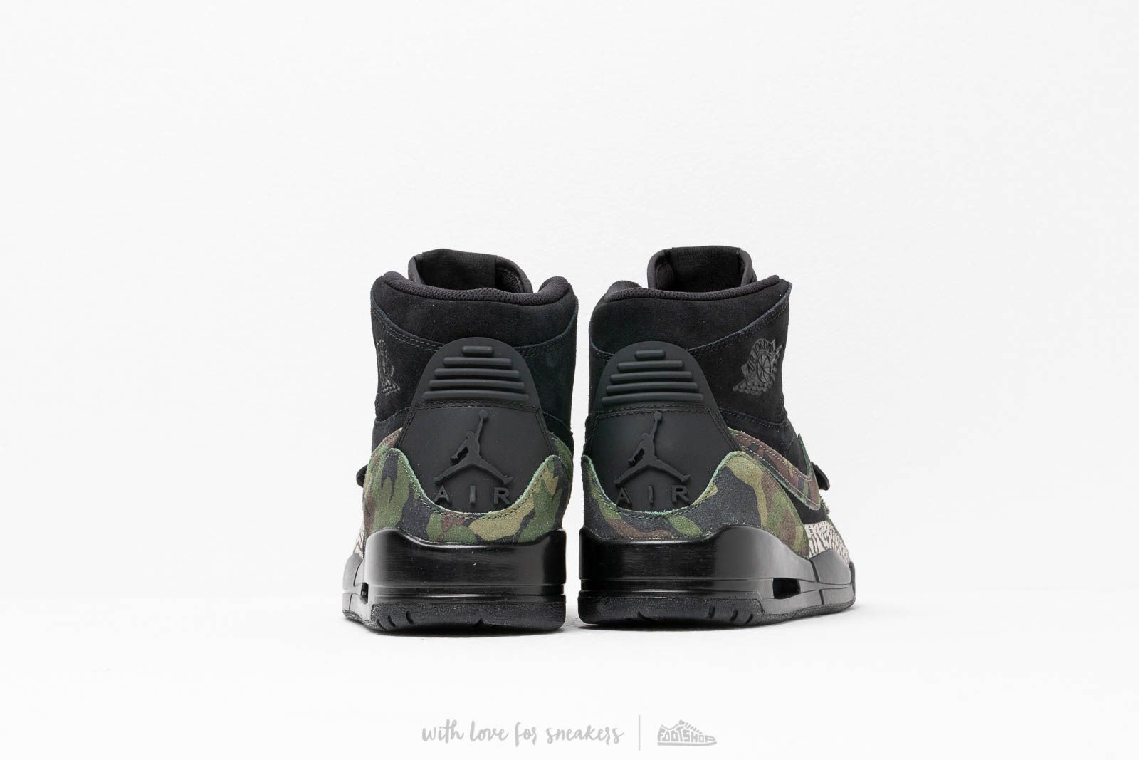 Air jordan legacy 312 black camo hot sale