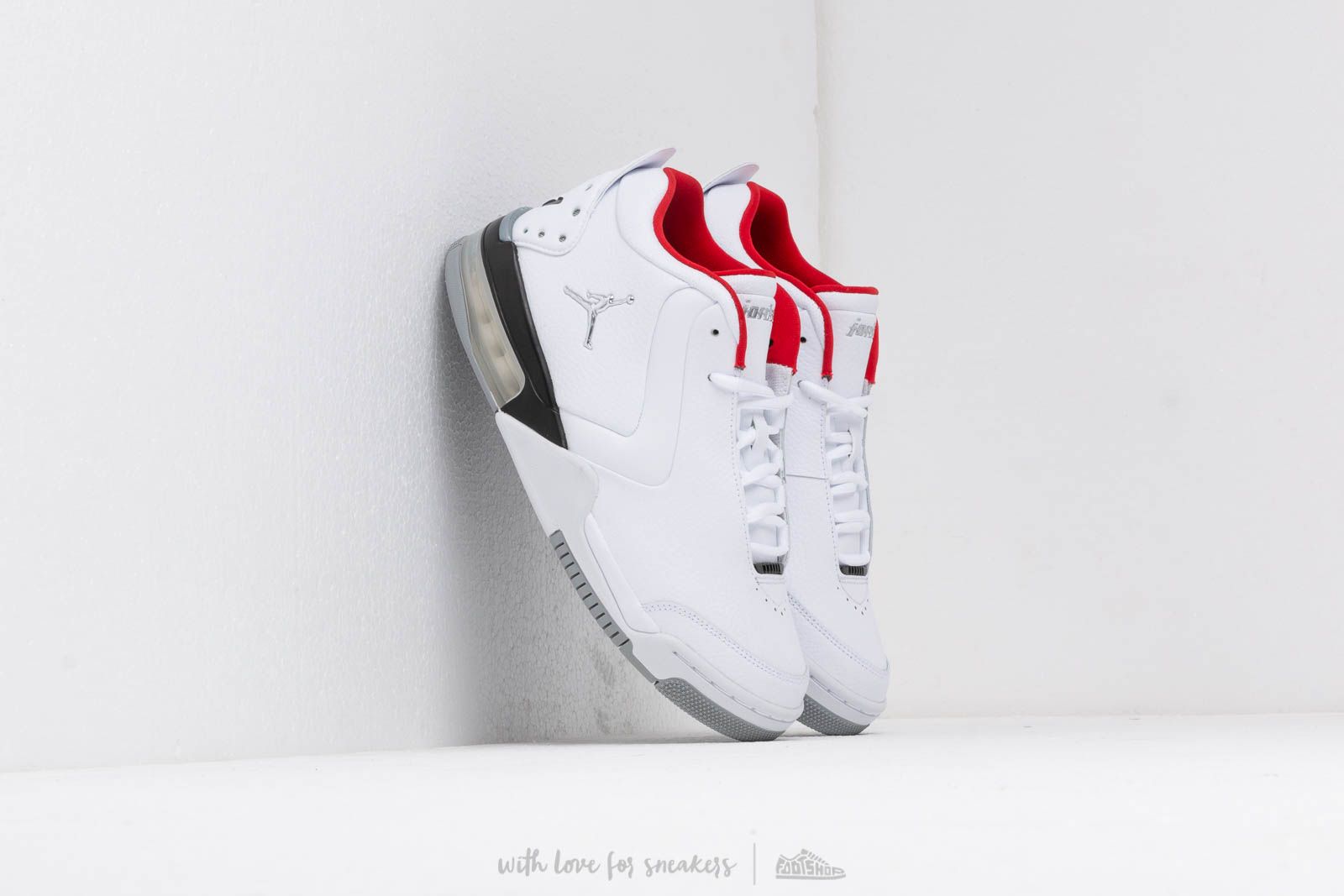 Meeste kingad Jordan Big Fund White/ Metallic Silver-Black