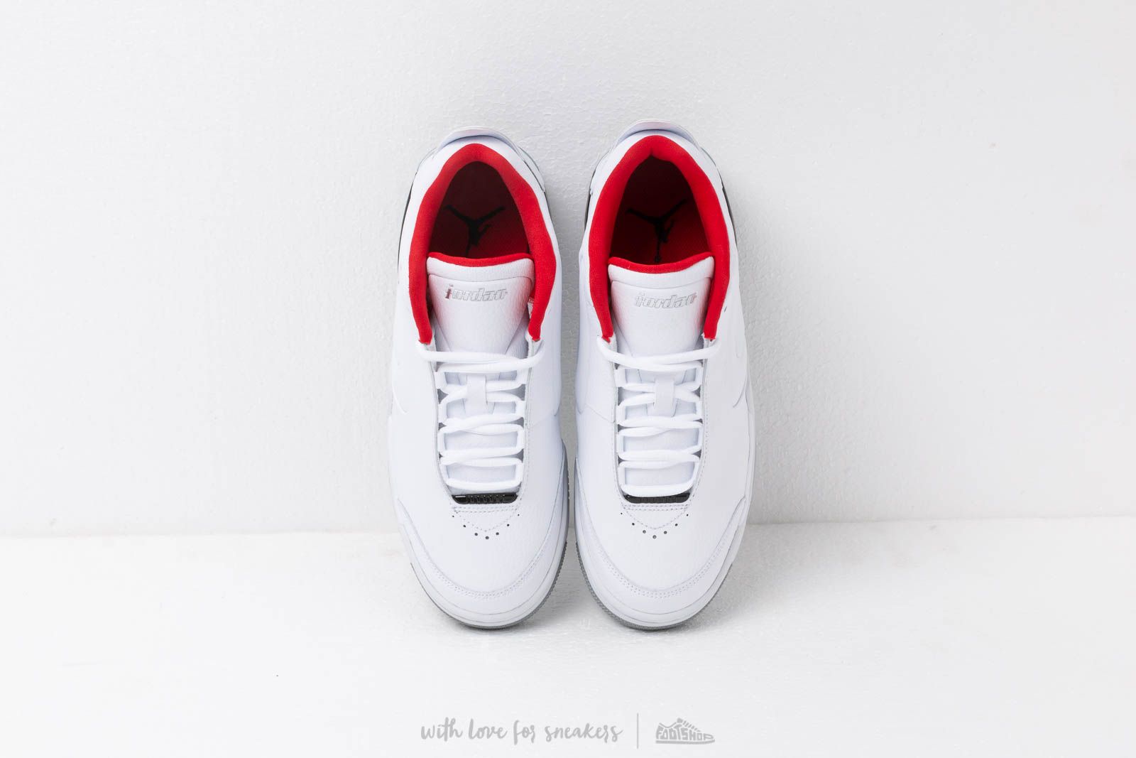 Meeste kingad Jordan Big Fund White/ Metallic Silver-Black