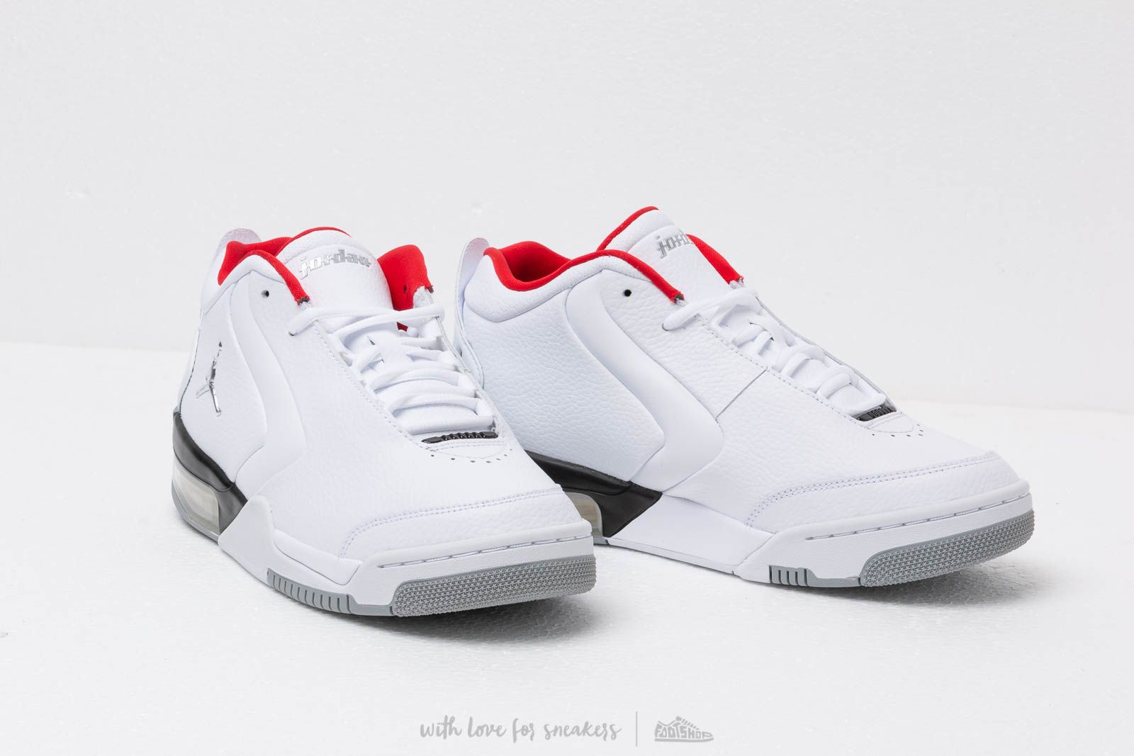 Meeste kingad Jordan Big Fund White/ Metallic Silver-Black