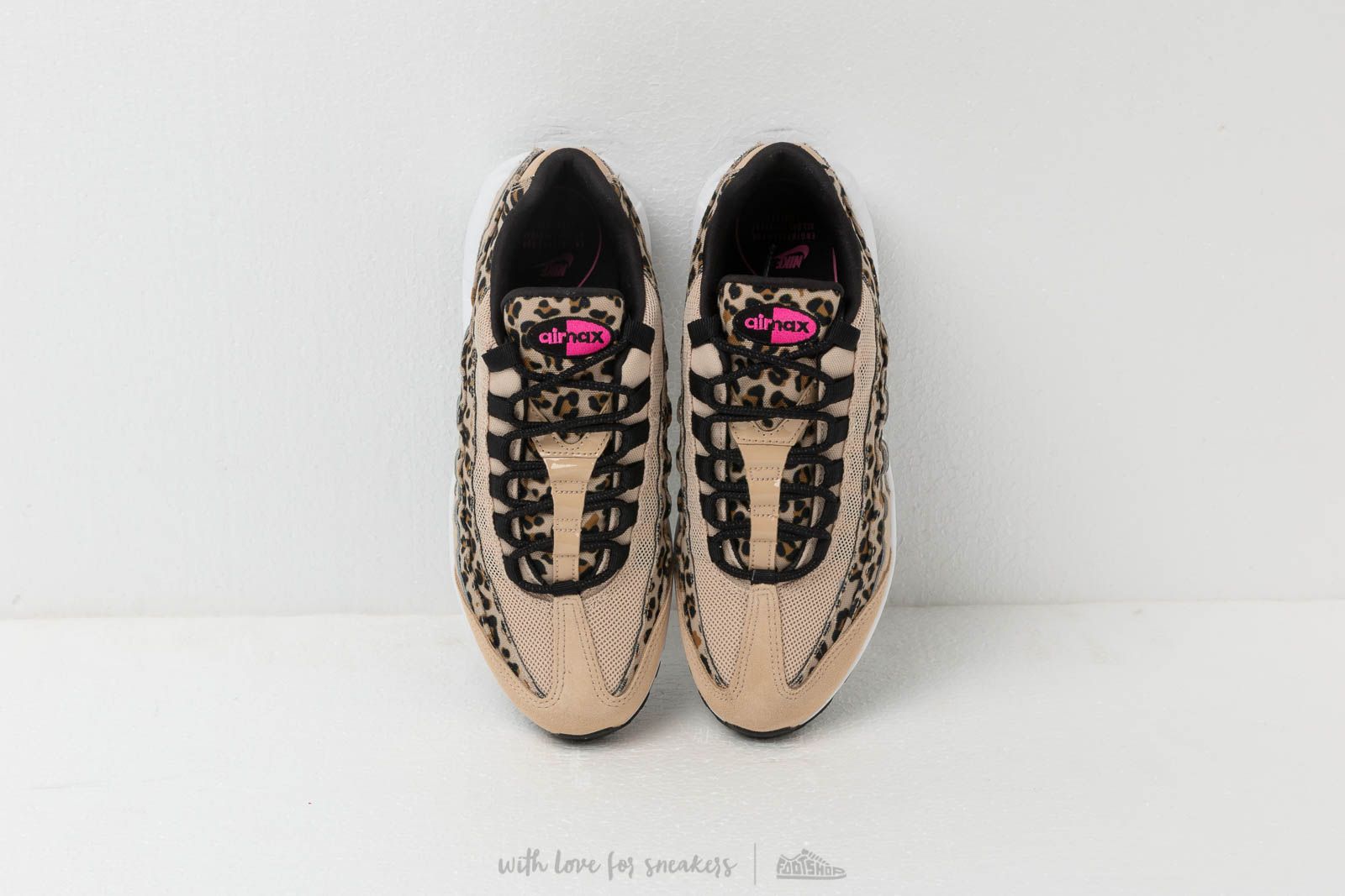 Moteriška avalynė Nike Wmns Air Max 95 Premium Desert Ore/ Laser Fuchsia-Black-Wheat