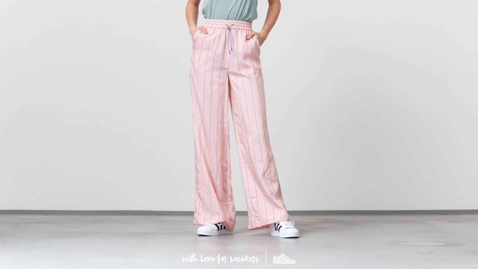 Pantalon en tissu WOOD WOOD Darla Trousers Light Rose Stripe