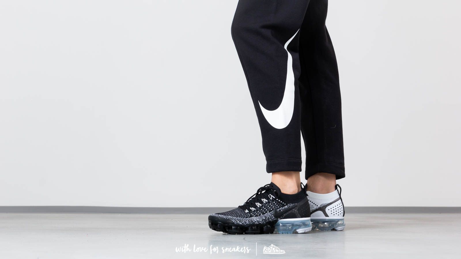 Jogger Pants Nike Sportswear Swoosh French Terry Pants Black Summit White Footshop
