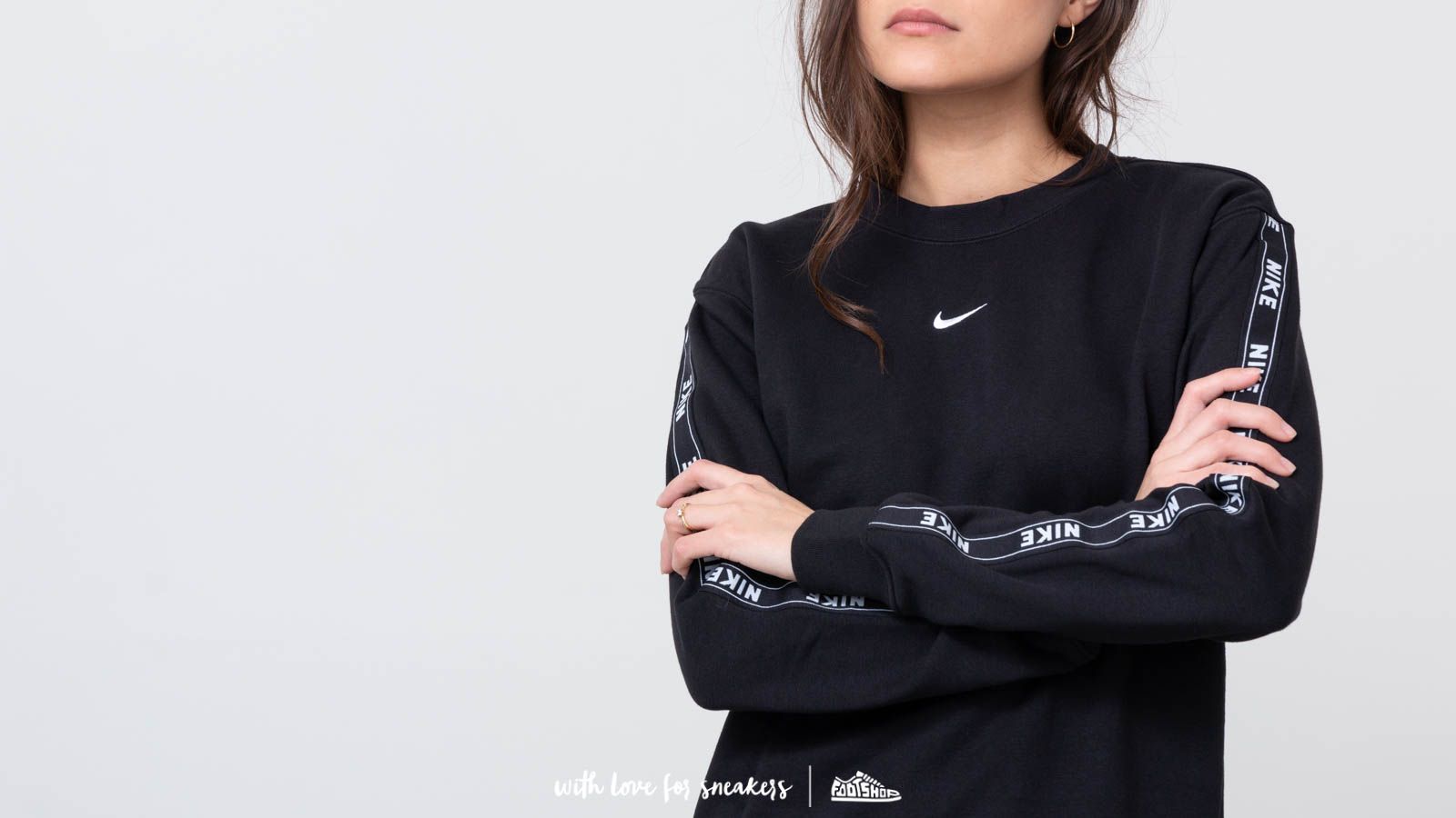 Hoodies and sweatshirts Nike NSW Crew Logo Tape Crewneck Black Footshop