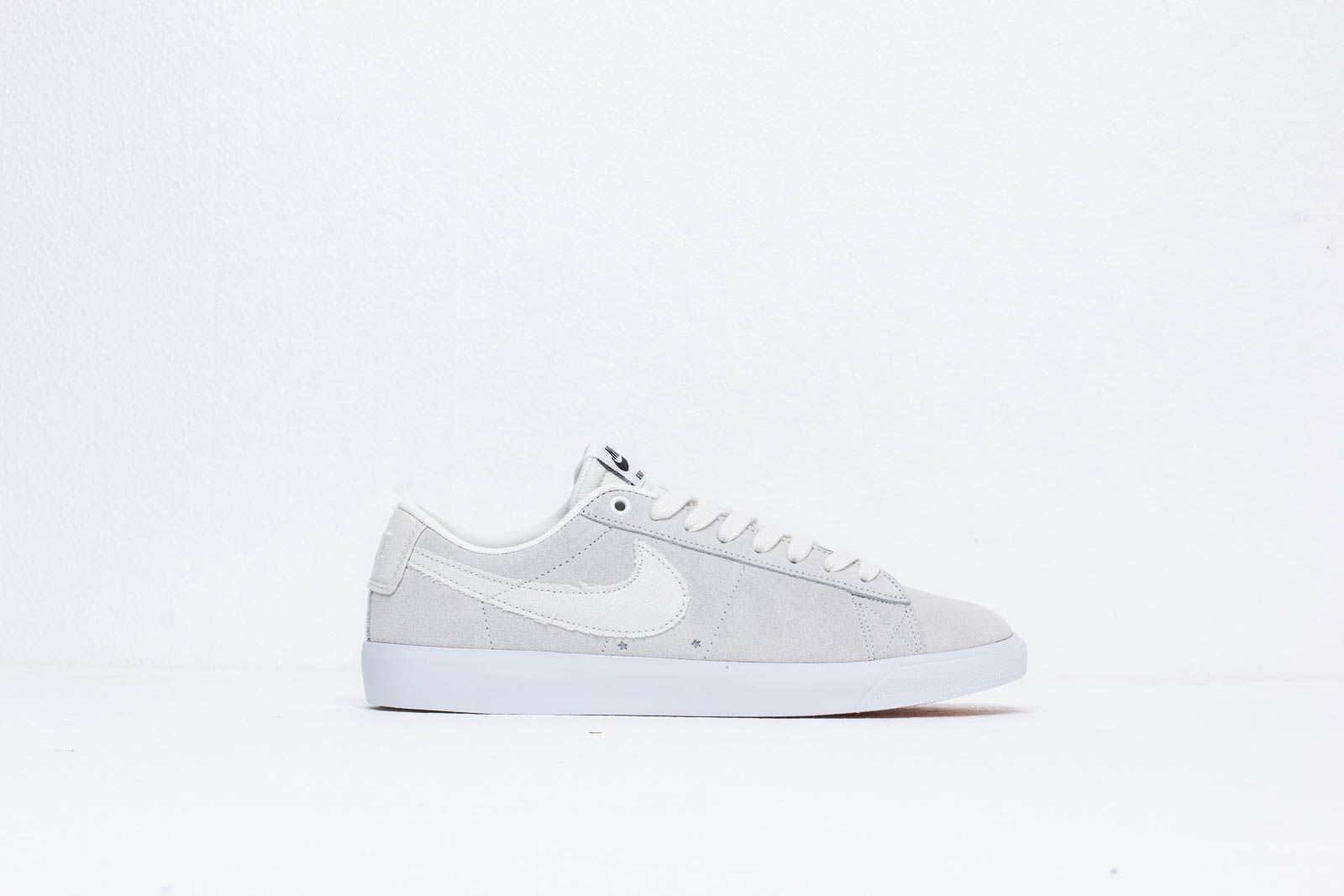 Sb zoom blazer low gt shop summit white/summit white-obsidian