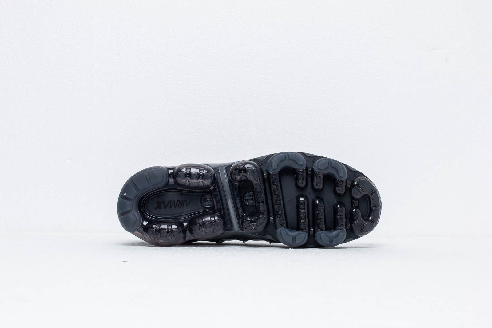 Air max plus vapormax bottom deals
