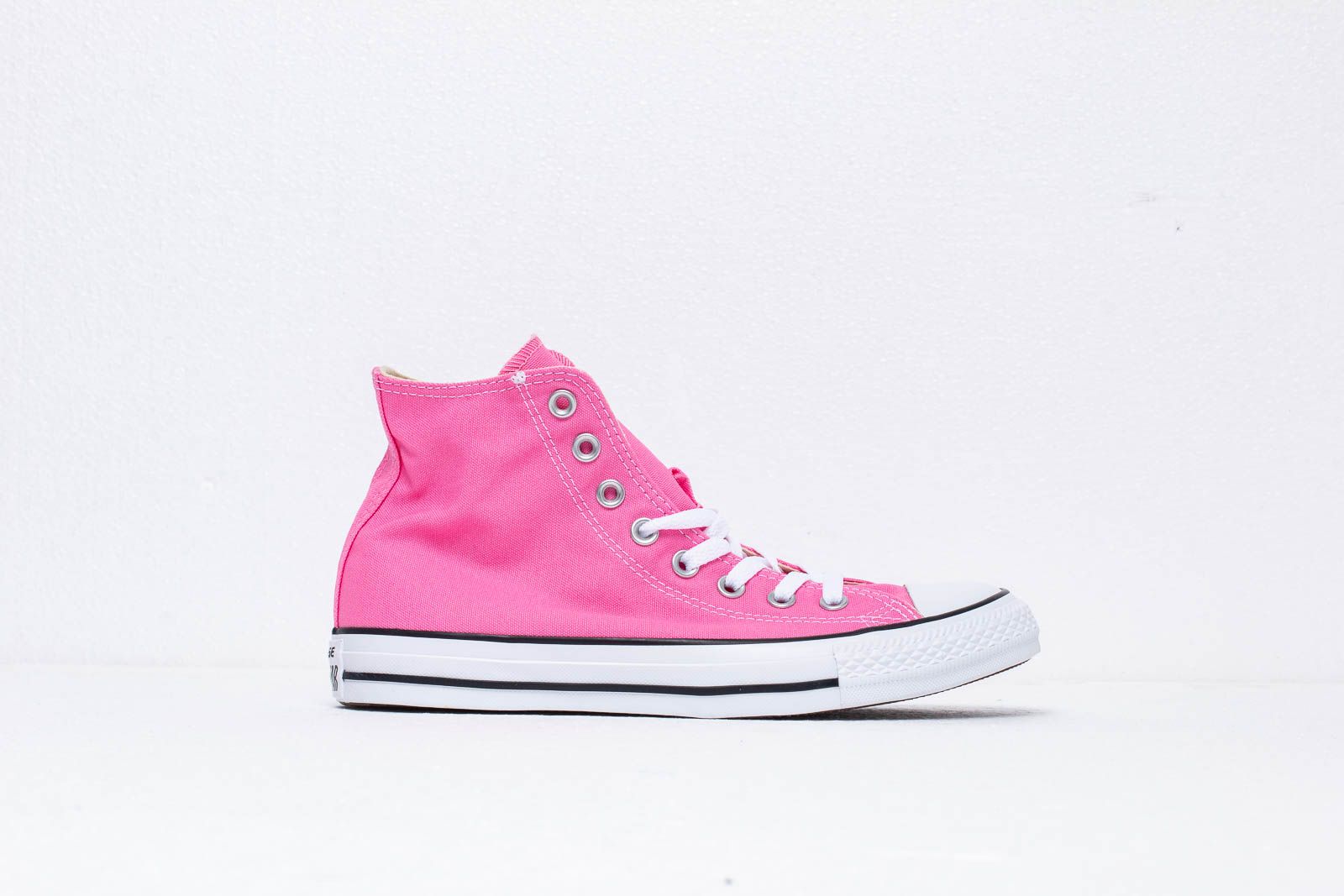 Pink converse sale shoes