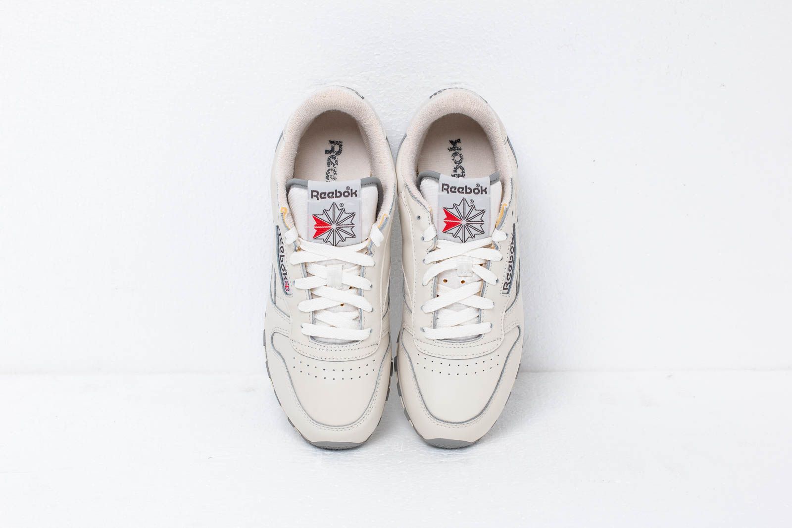 Men s shoes Reebok Classic Leather 1983 TV Chalk Paper White