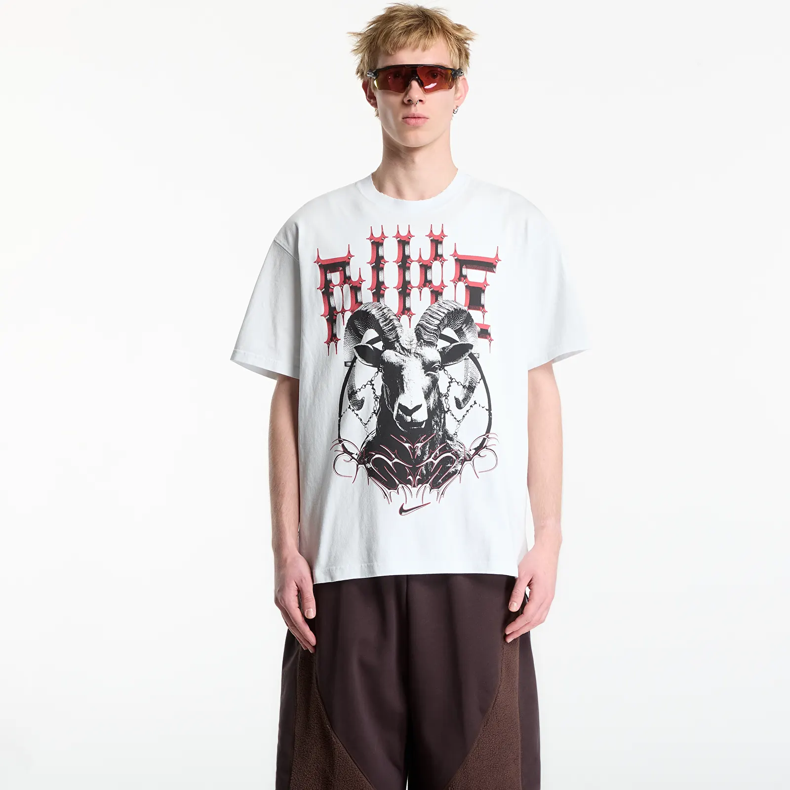 Männer T-Shirts Nike Men's Basketball T-Shirt Off White