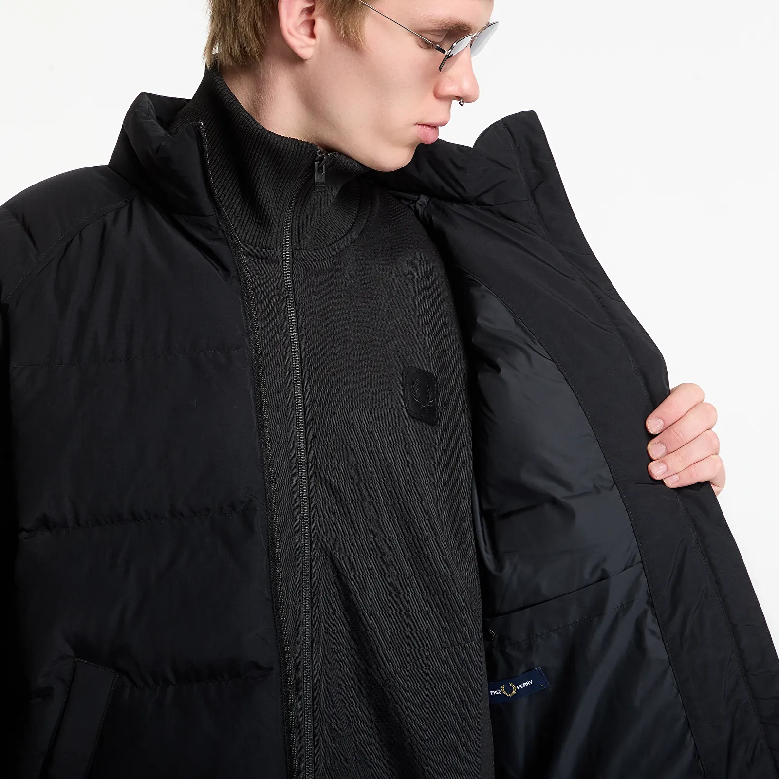 Куртки FRED PERRY Raglan Sleeve Padded Jacket Black