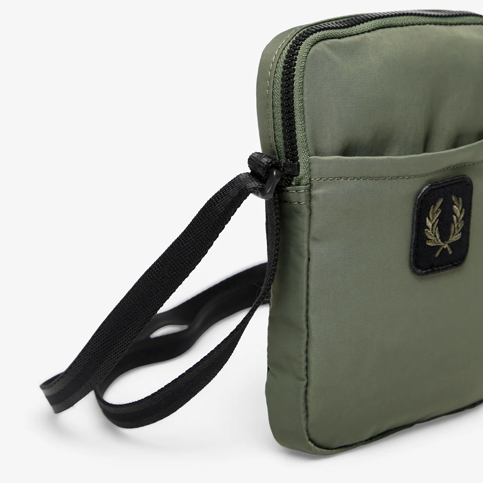 Moške torbe za na ramo FRED PERRY Crinkle Nylon Small Side Black