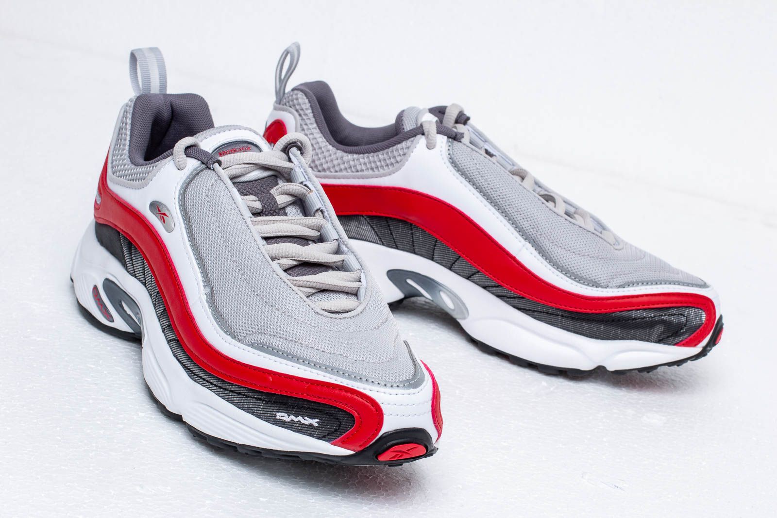 Chaussures et baskets homme Reebok Daytona DMX Skull Grey Shark White Red Footshop