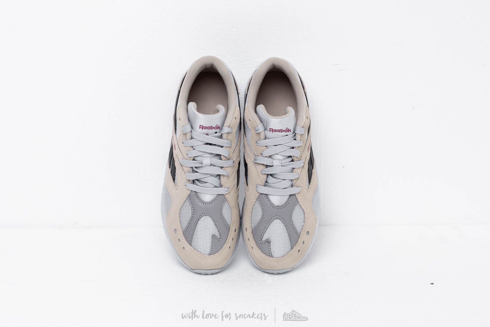 Reebok aztrek outdoor sneaker top