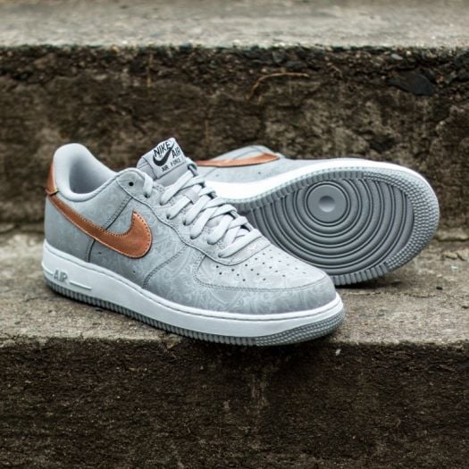 Nike Air Force 1 07 LV8