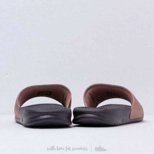 Women's nike benassi slides australia discount