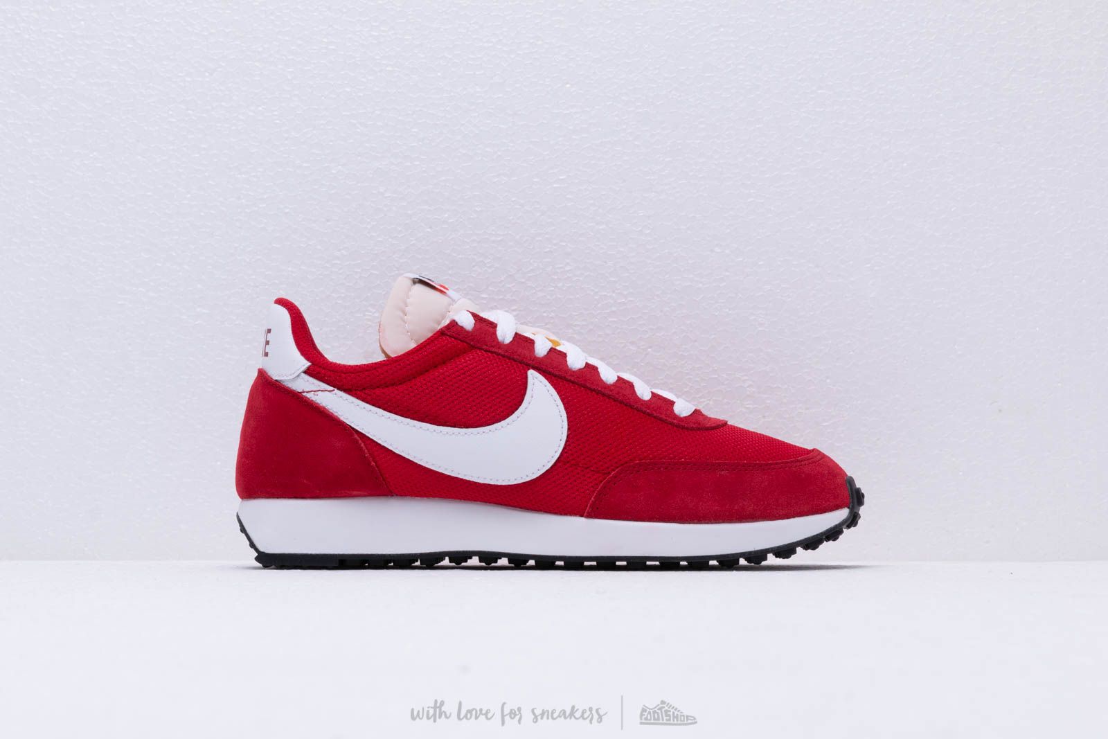 Air tailwind 79 red top