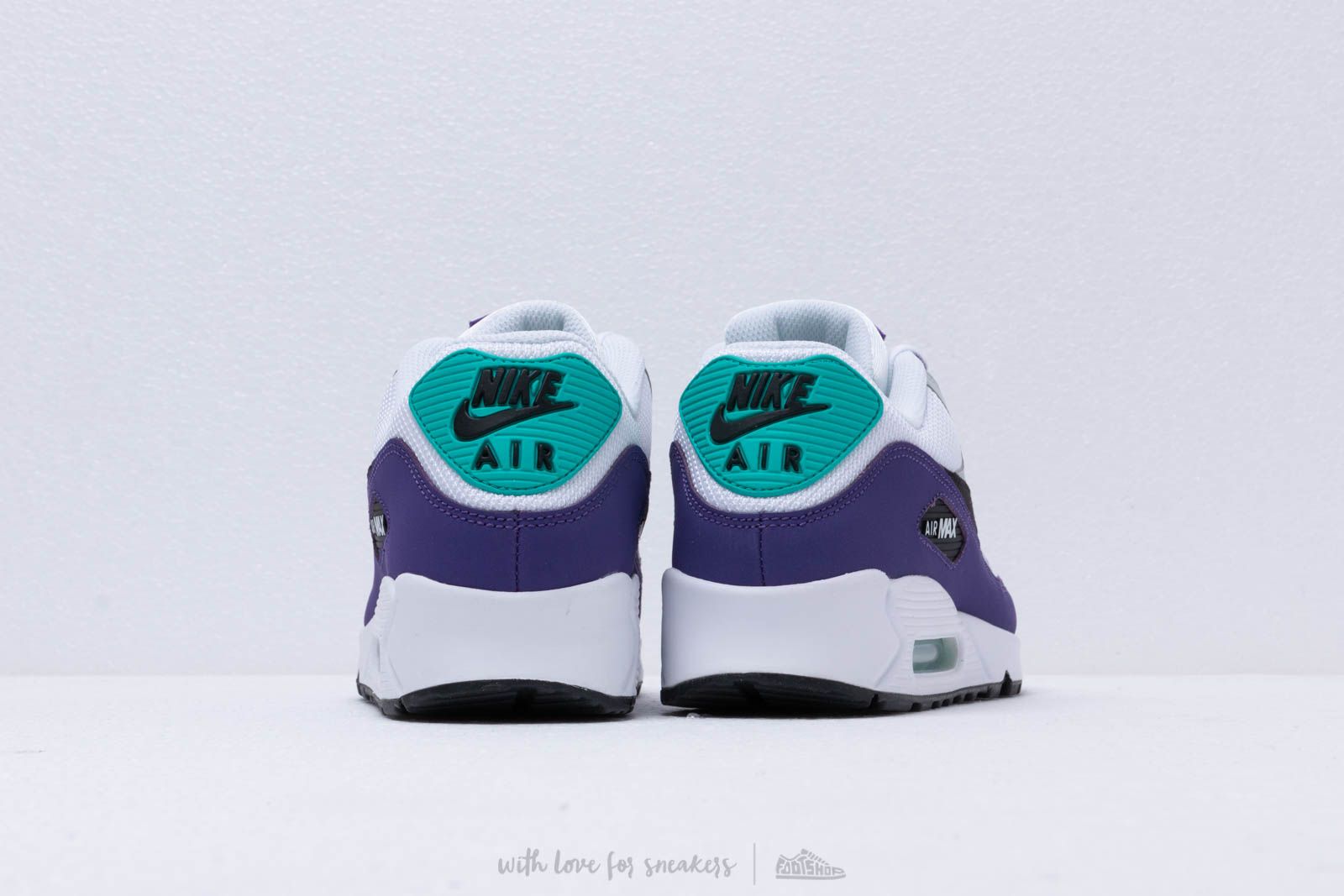 Herren Sneaker und Schuhe Nike Air Max 90 Essential White Black Hyper Jade Court Purple Footshop