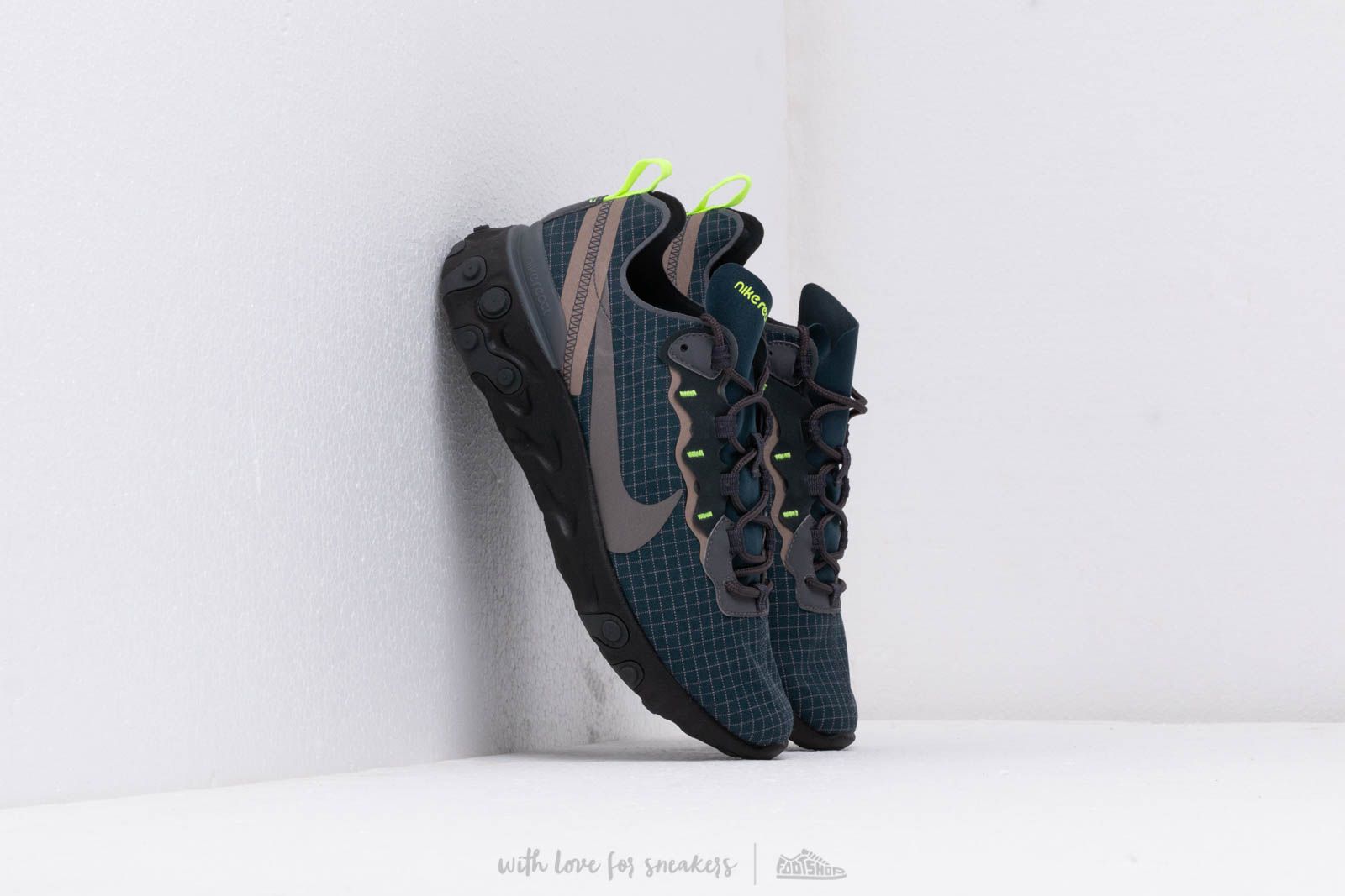 M react element 55 dark grey reflective store