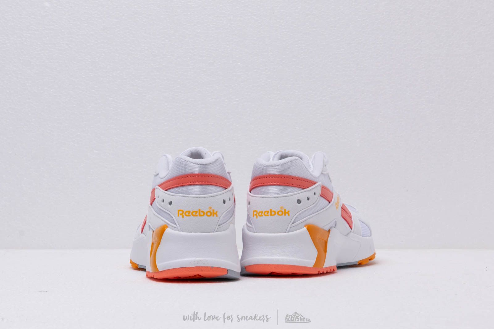 Reebok aztrek white stellar pink sale gold