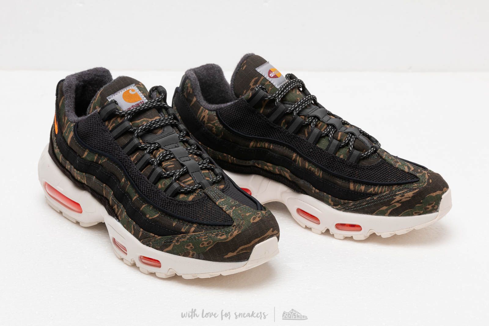 Carhartt shop nike 95
