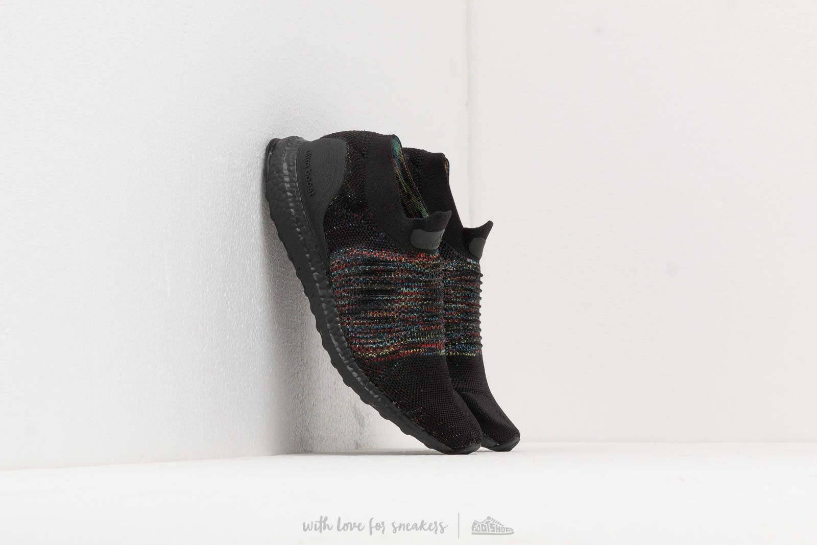 Férfi cipők adidas Ultraboost Laceless Core Black/ Shocya/ Shoyel