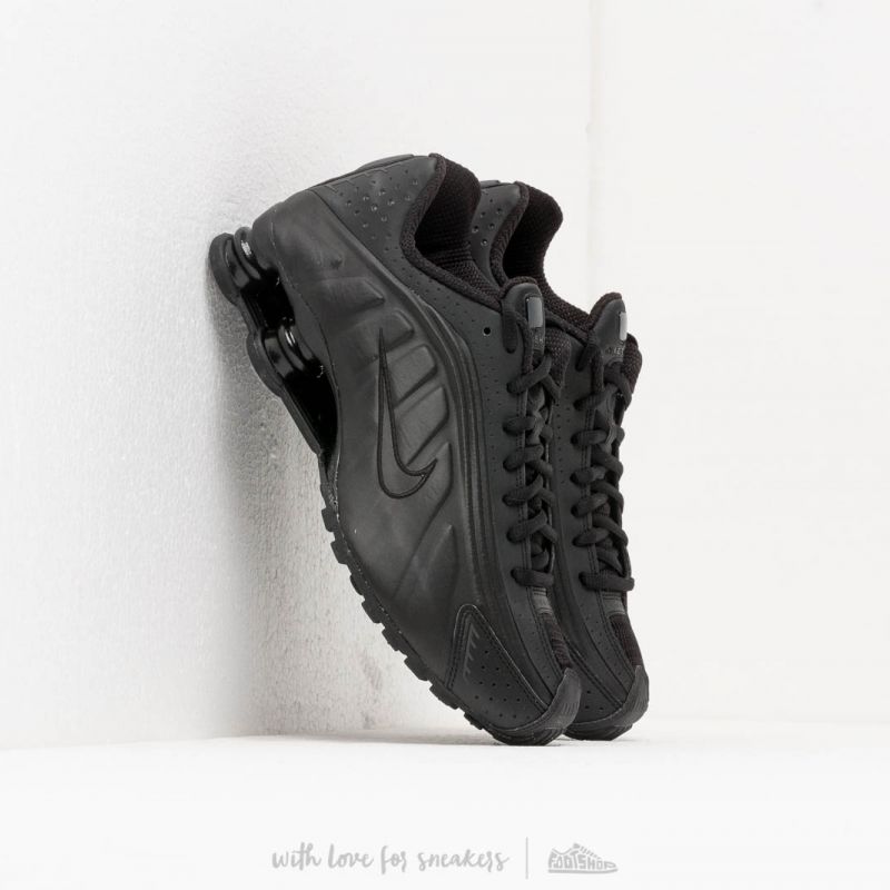 Nike Shox R4 Black/ Black-Black | Footshop