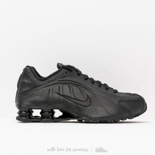 Men s shoes Nike Shox R4 Black Black Black Footshop