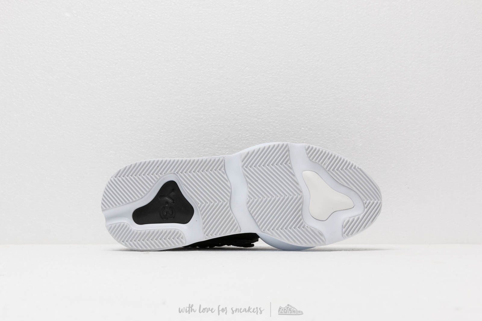 Încălțăminte și sneakerși pentru bărbați Y-3 Kaiwa Knit Core Black/ Ftw White/ Core Black