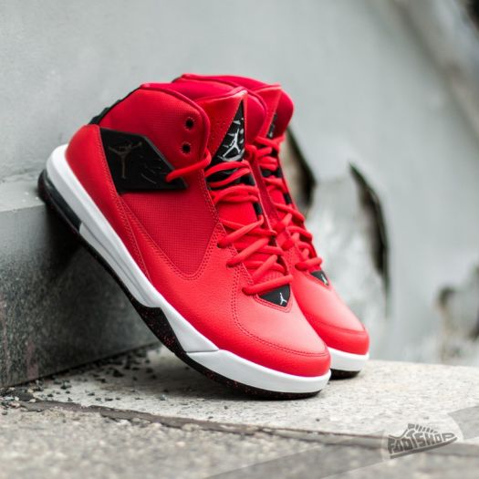 Rote jordan sale schuhe
