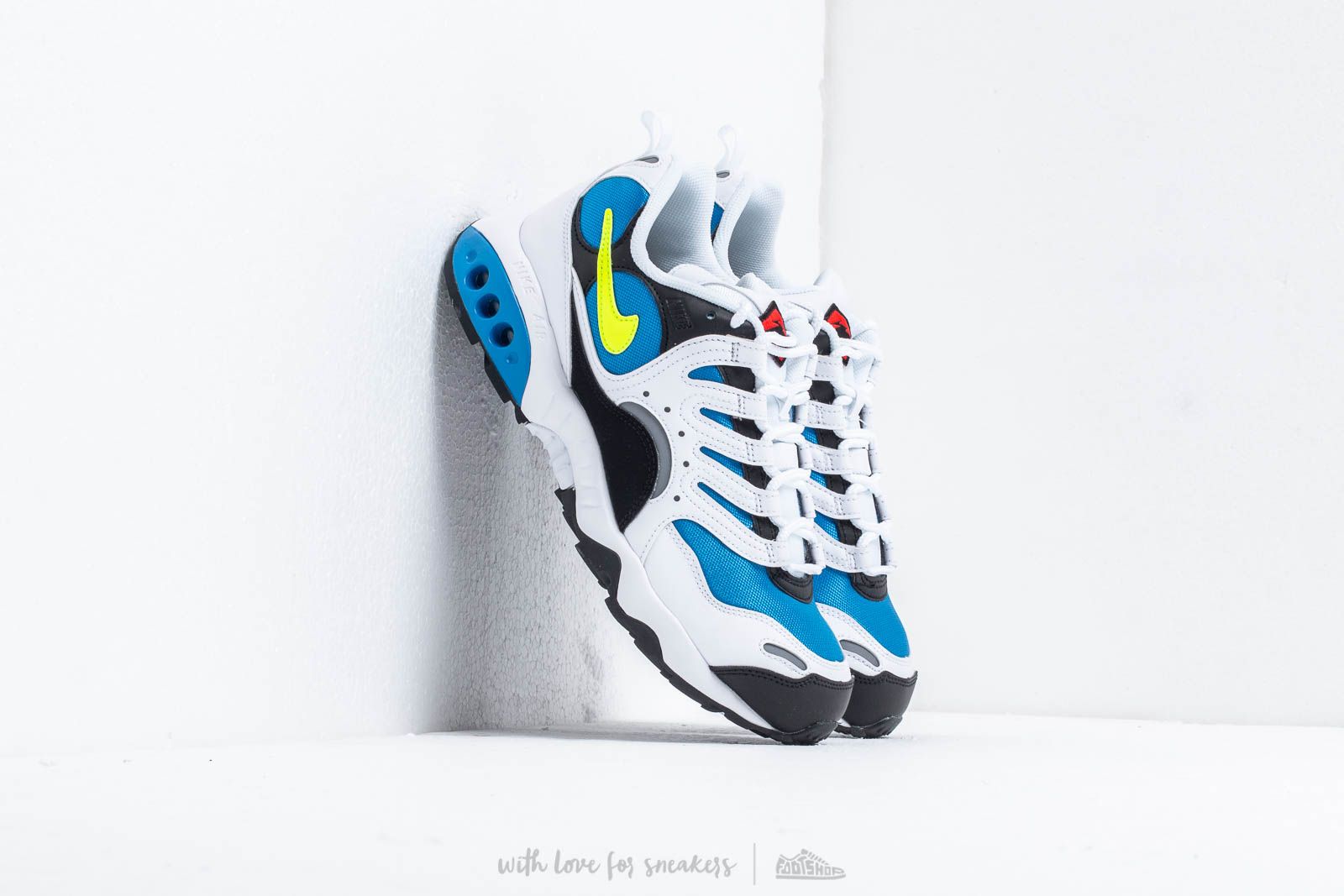 Zapatillas Hombre Nike Air Terra Humara '18 White/ Volt-Photo Blue-Black