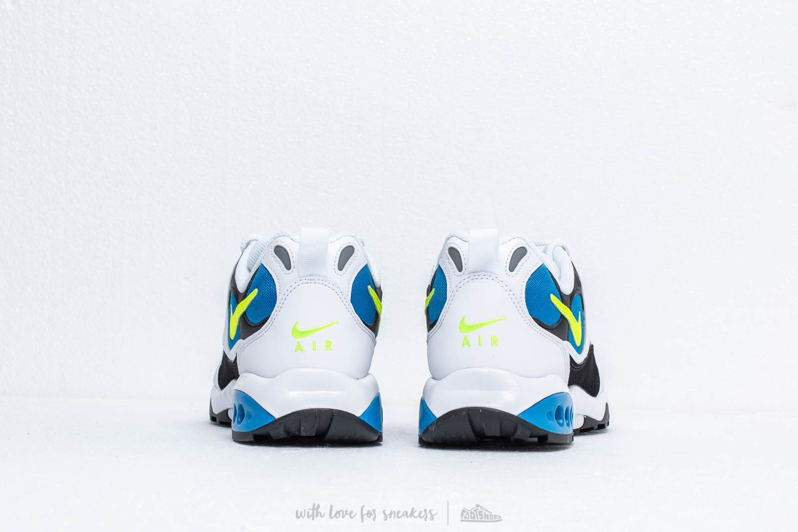 Zapatillas Hombre Nike Air Terra Humara '18 White/ Volt-Photo Blue-Black