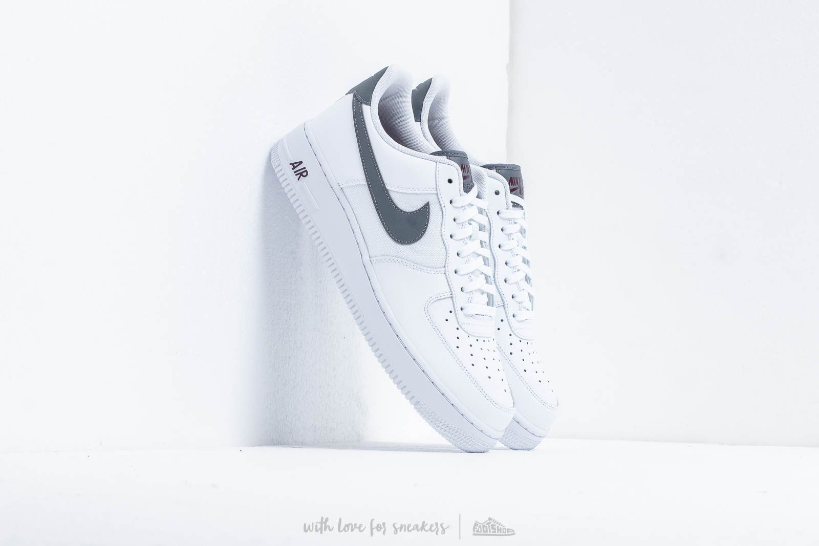 Nike air force 1 white-cool grey-maroon store