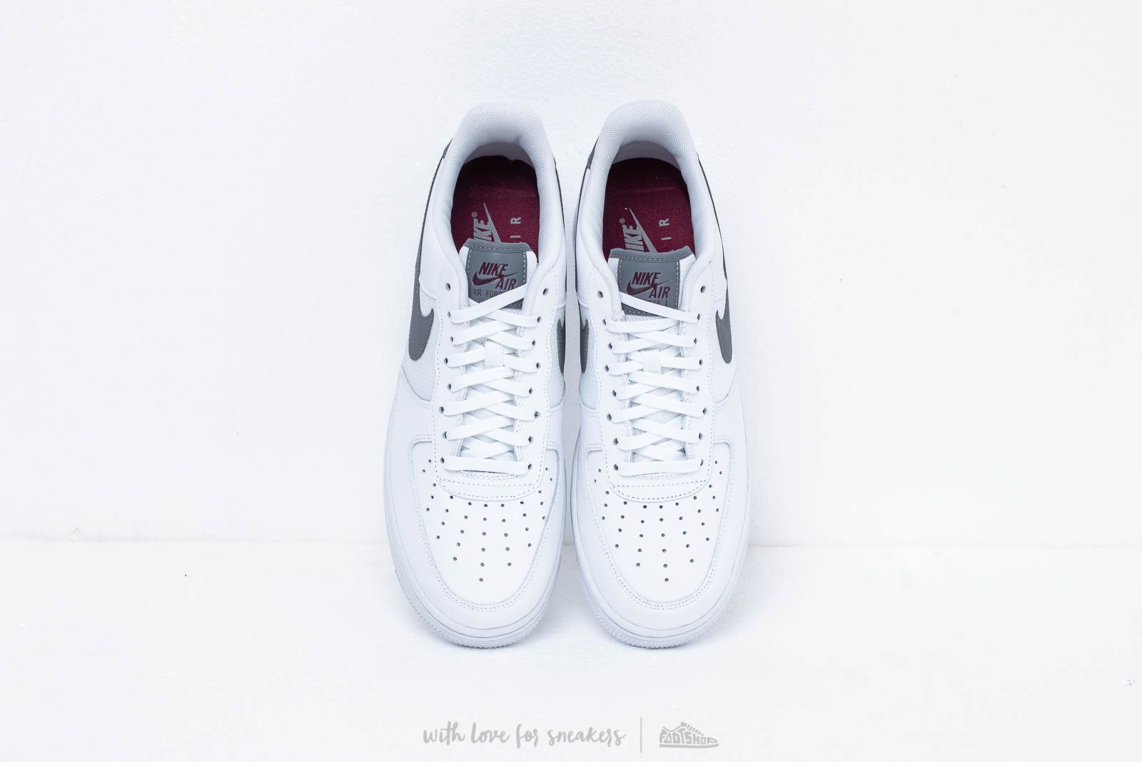 Nike air force 1 sales lv8 maroon