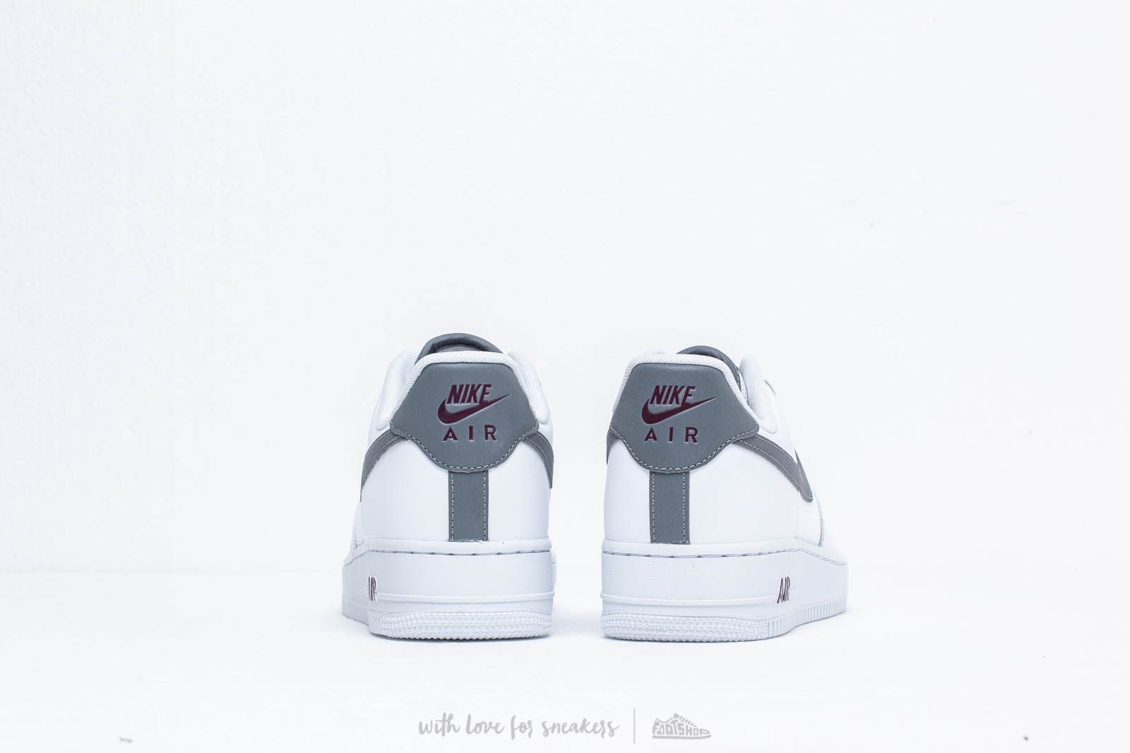 Nike air force on sale 1 white-cool grey-maroon