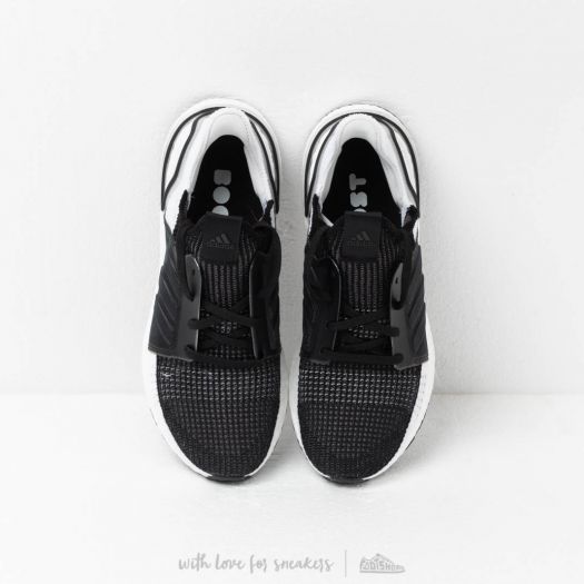 adidas UltraBOOST 19