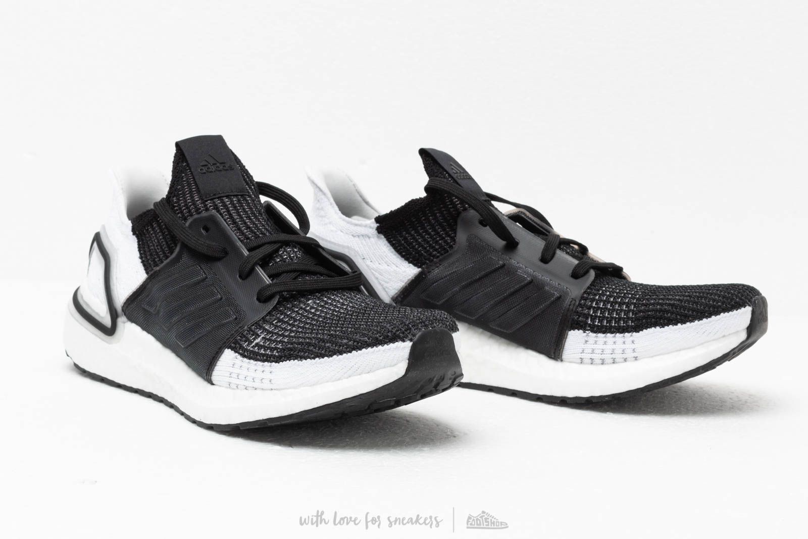 Ultra boost 19 black top grey