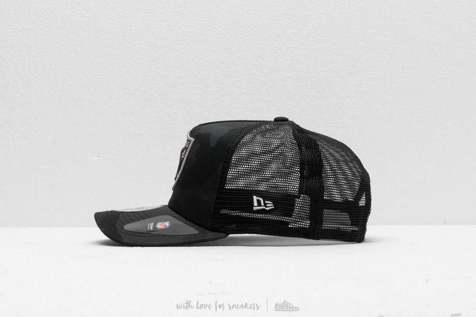 Caps New Era NFL Essential Trucker Oakland Riders Black