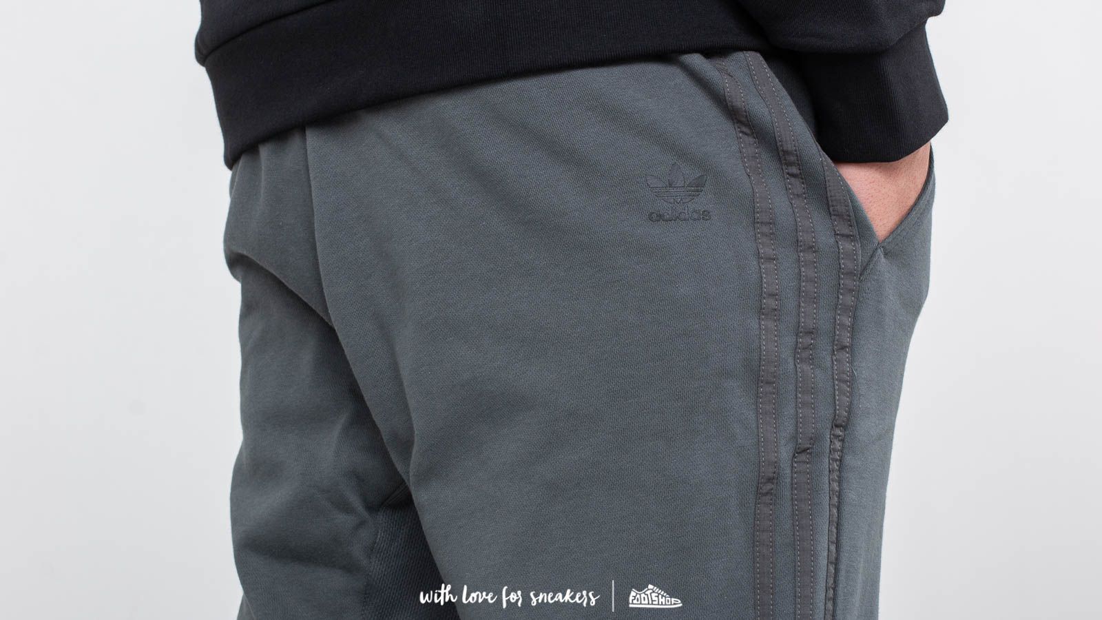 Pants adidas Sweatpants Legend Ivy
