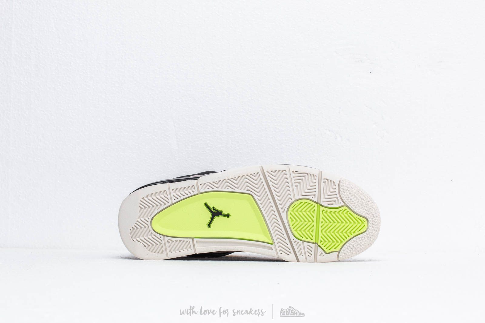 Дамски кецове и обувки Air Jordan Wmns 4 Retro Silt Red/ Black-Phantom-Volt