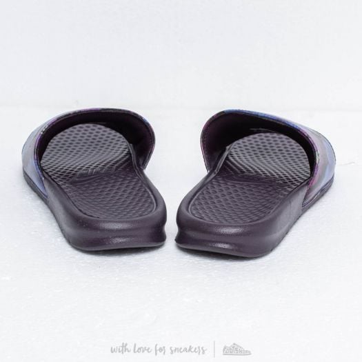 Nike benassi burgundy hot sale
