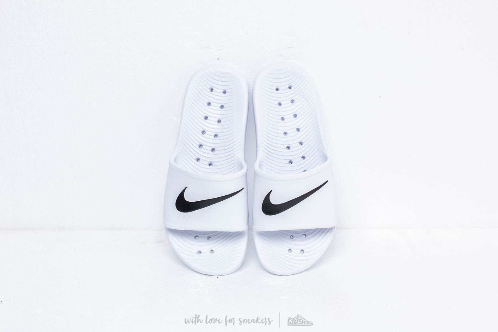 Zapatillas mujer Nike Wmns Kawa Shower White/ Black