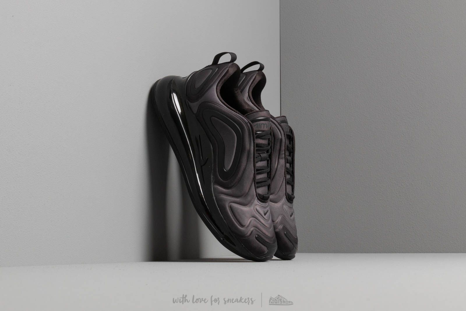 Chaussures et baskets femme Nike W Air Max 720 Black/ Black-Anthracite